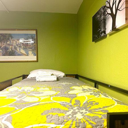 Orange Village Hostel San Francisco Oda fotoğraf